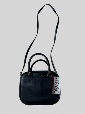 New Simply Basic Multi-Pocket Crossbody Purse
